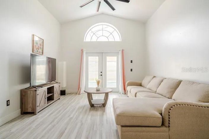 Image No.11-3 Bed House for sale