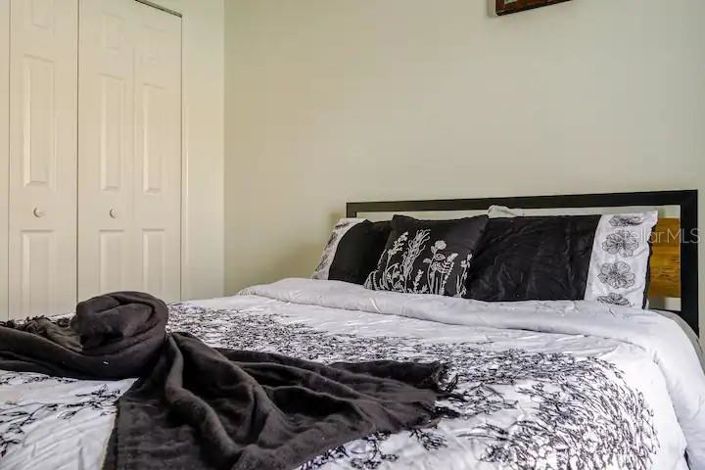 Image No.19-3 Bed House for sale