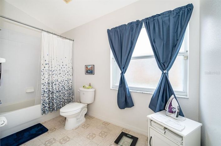 Image No.16-4 Bed Property for sale