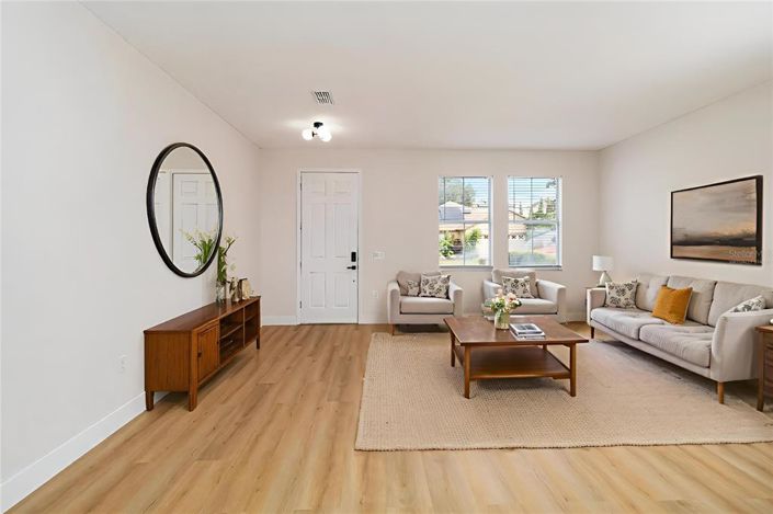 Image No.10-4 Bed House for sale