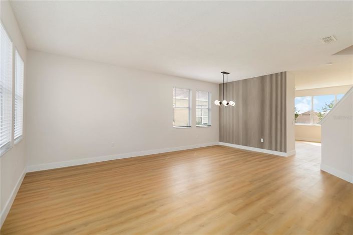 Image No.13-4 Bed House for sale