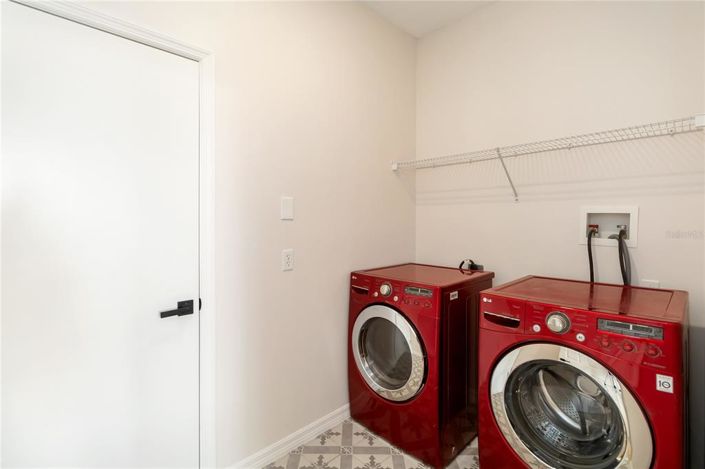 Image No.26-4 Bed House for sale