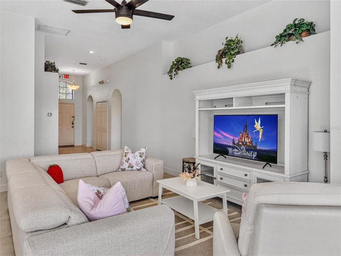 Image No.11-4 Bed Property for sale