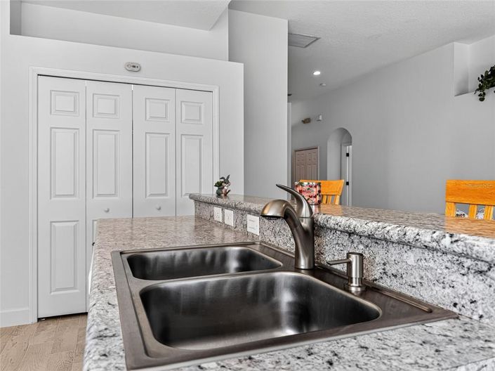 Image No.16-4 Bed Property for sale