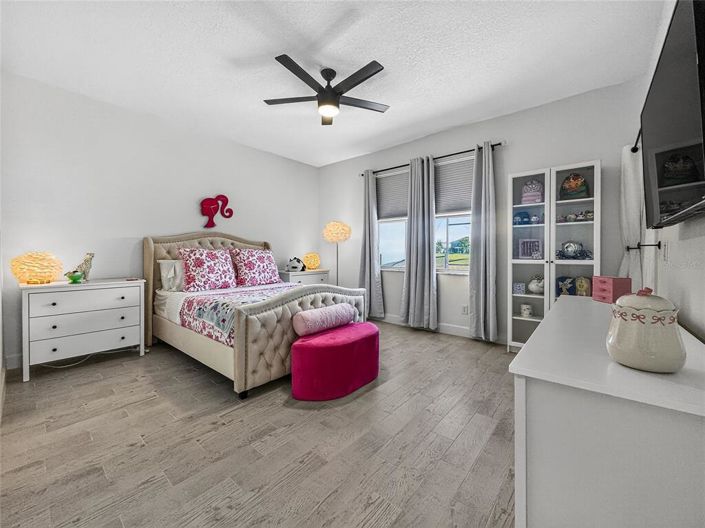 Image No.22-4 Bed Property for sale