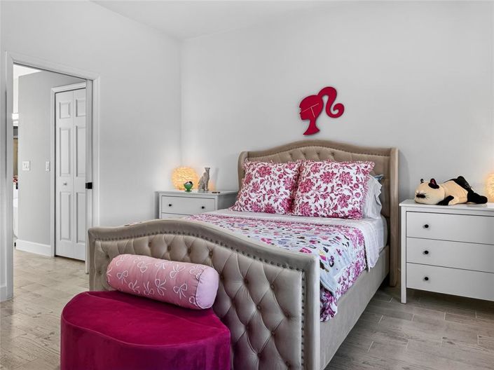 Image No.23-4 Bed House for sale