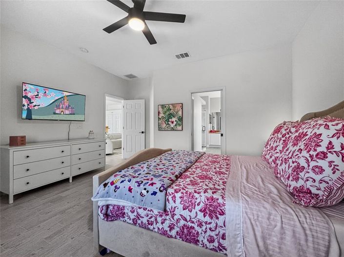 Image No.24-4 Bed House for sale