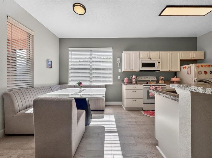 Image No.4-4 Bed Property for sale