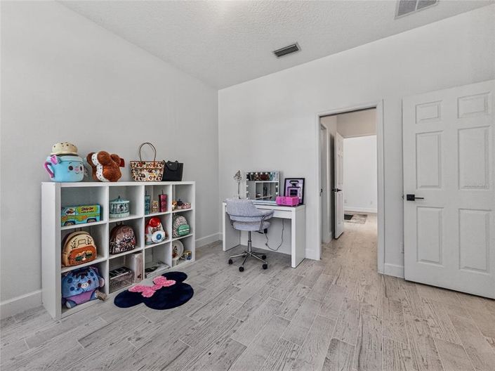 Image No.42-4 Bed House for sale