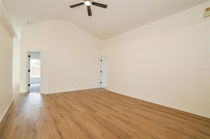 Image No.3-Propriété de 4 chambres à vendre à Davenport