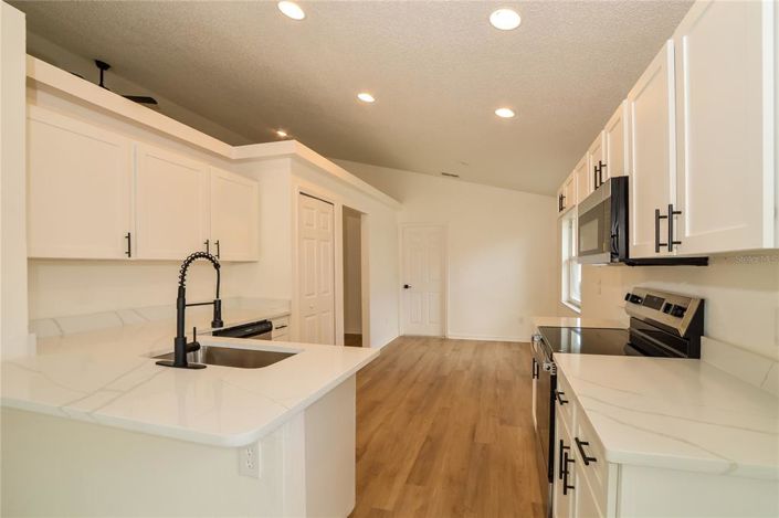 Image No.5-Propriété de 4 chambres à vendre à Davenport