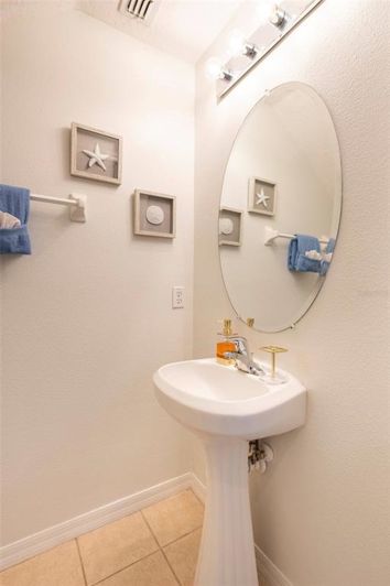 Image No.17-5 Bed Property for sale