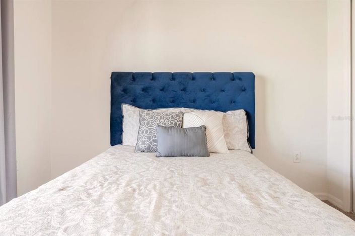 Image No.24-5 Bed Property for sale