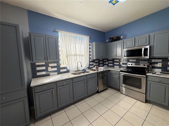 Image No.4-4 Bed Property for sale