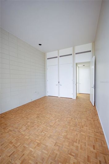 Image No.15-4 Bed House for sale