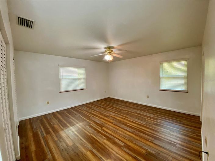 Image No.10-3 Bed Property for sale