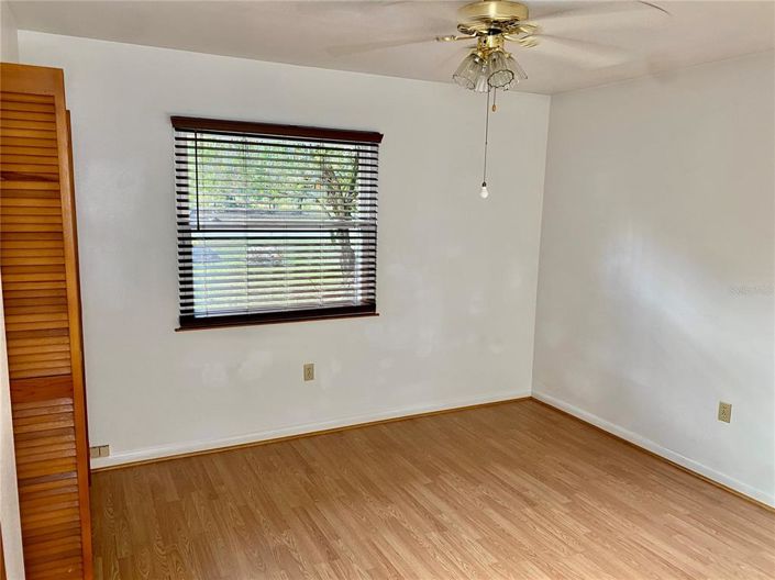 Image No.19-3 Bed Property for sale