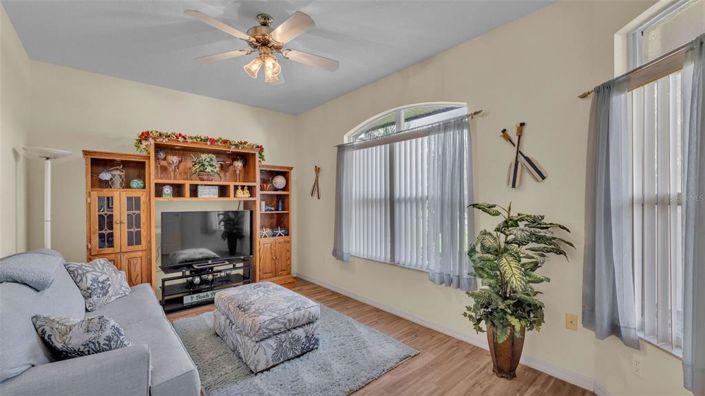 Image No.16-3 Bed House for sale