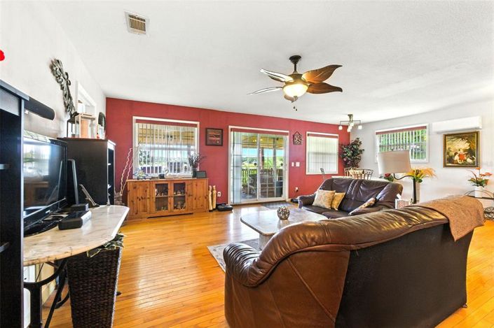 Image No.17-Propriété de 5 chambres à vendre à États-Unis