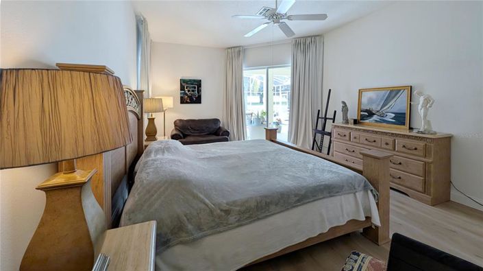 Image No.24-5 Bed Property for sale