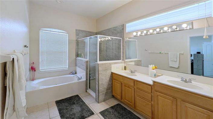 Image No.26-5 Bed House for sale