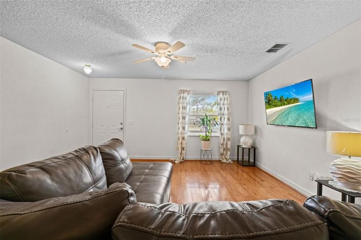 Image No.2-Propriété de 5 chambres à vendre à États-Unis