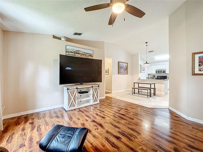 Image No.11-3 Bed Property for sale