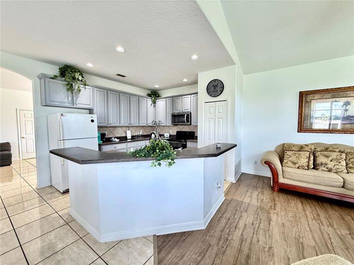 Image No.24-5 Bed House for sale