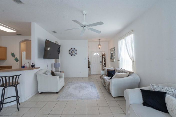 Image No.18-4 Bed House for sale