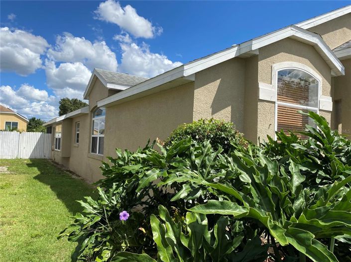 Image No.2-4 Bed House for sale