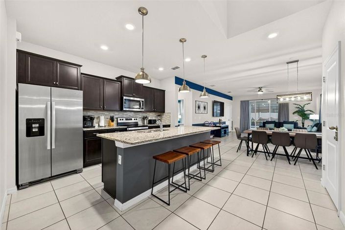 Image No.7-7 Bed House for sale