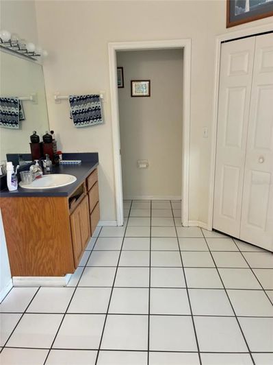 Image No.12-3 Bed Property for sale