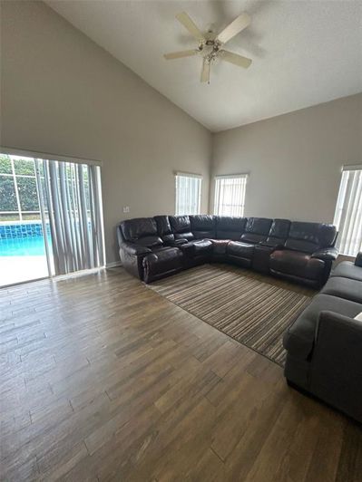 Image No.4-5 Bed Property for sale