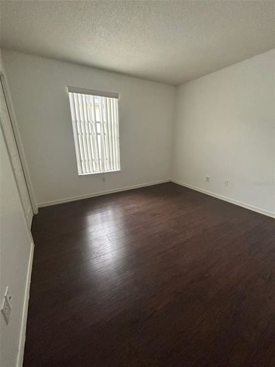 Image No.8-5 Bed House for sale