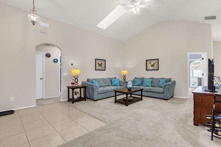 Image No.8-3 Bed Property for sale