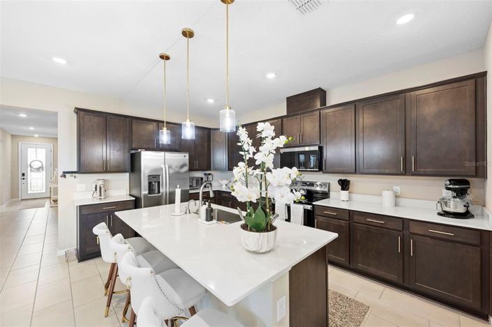 Image No.11-4 Bed Property for sale