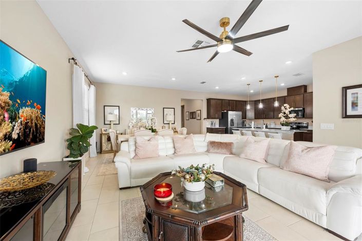 Image No.7-4 Bed Property for sale