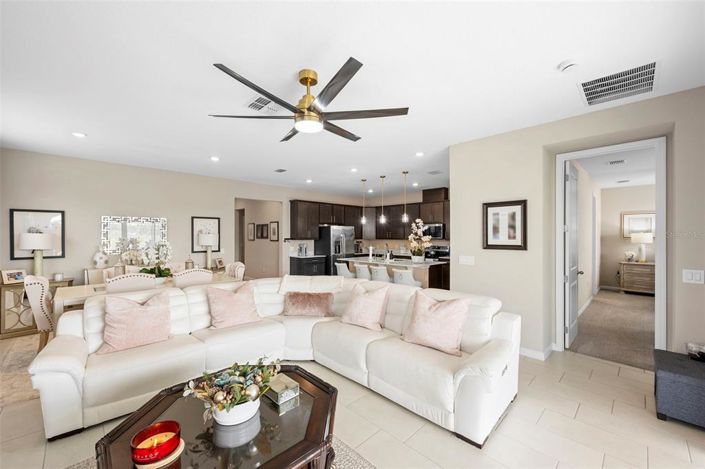 Image No.8-4 Bed Property for sale