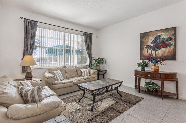 Image No.5-5 Bed House for sale