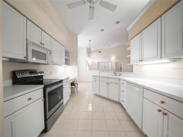 Image No.11-3 Bed House for sale