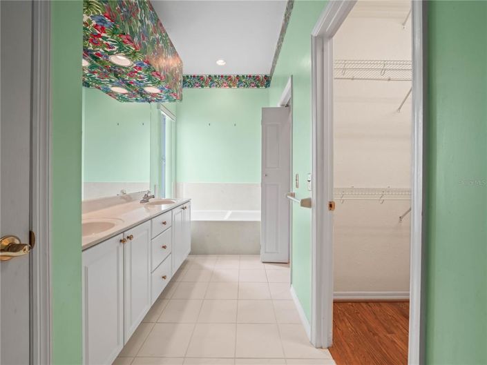 Image No.17-3 Bed House for sale