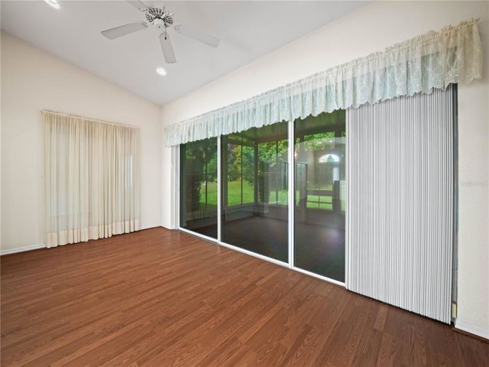 Image No.26-3 Bed House for sale