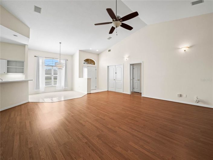 Image No.8-3 Bed Property for sale