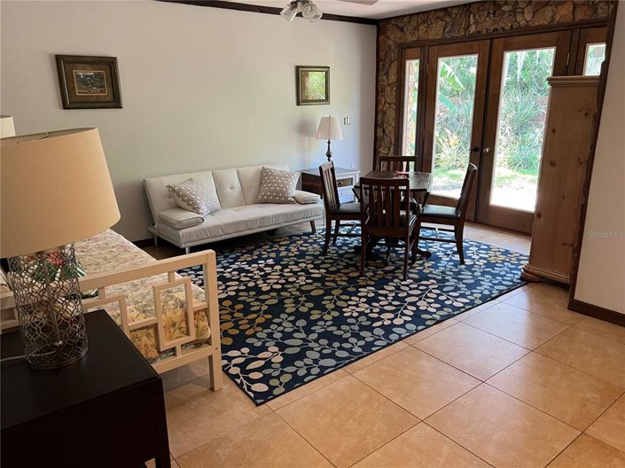 Image No.19-3 Bed Property for sale