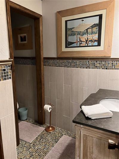 Image No.28-3 Bed Property for sale