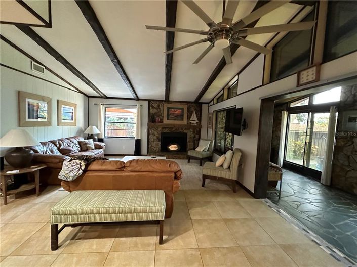 Image No.52-3 Bed Property for sale