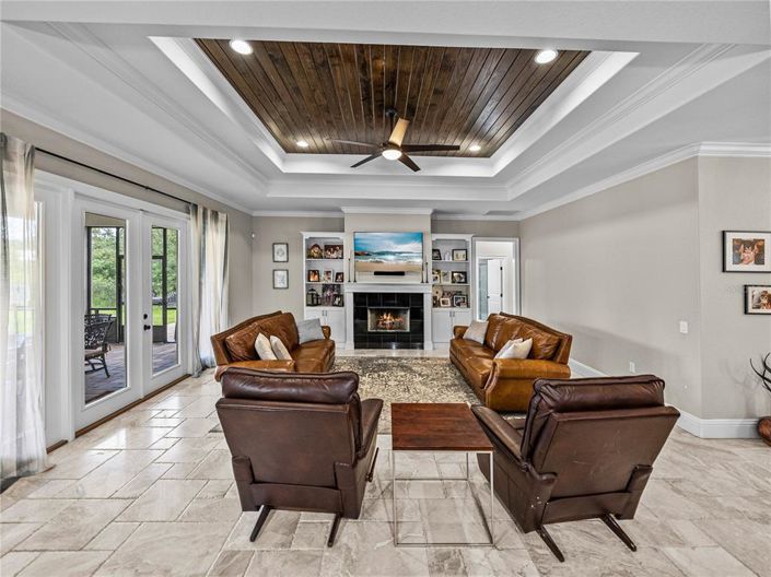 Image No.12-4 Bed Property for sale