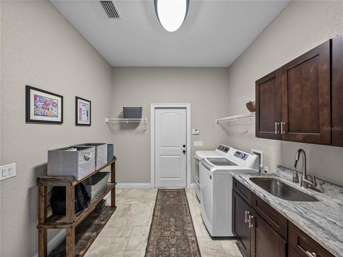 Image No.30-4 Bed House for sale