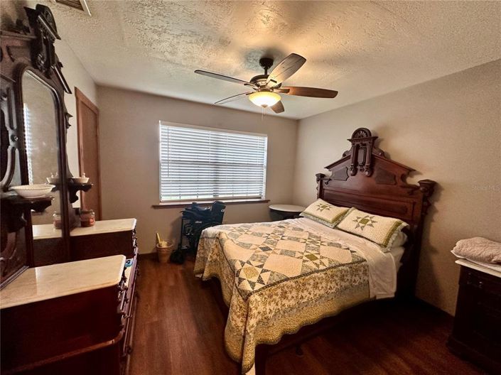 Image No.27-2 Bed House for sale