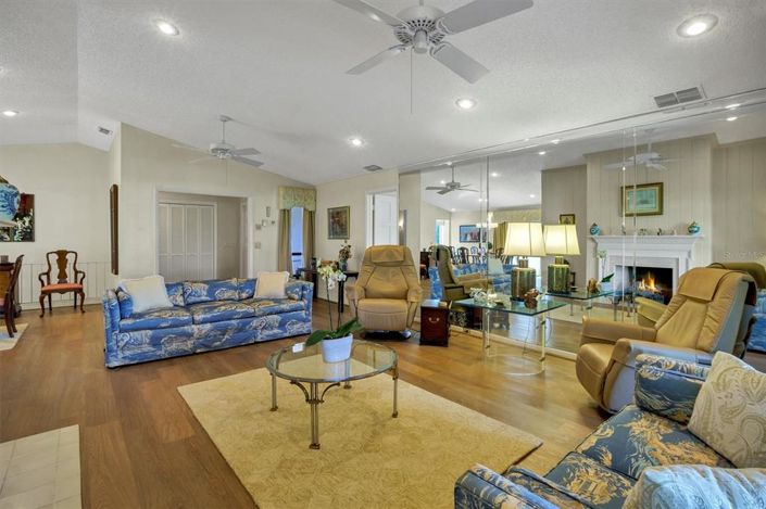 Image No.14-3 Bed Property for sale